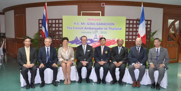 Isabelle Chmitelin, Directrice de l’ENVT, lors de l’accueil prévu par Gilles Garachon, ambassadeur de France en Thaïlande, en amont de la séance inaugurale du Master InterRisk